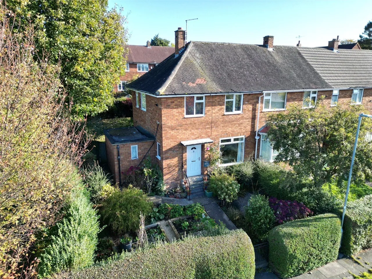 2 bed house for sale, Lincombe Mount, Leeds, LS8