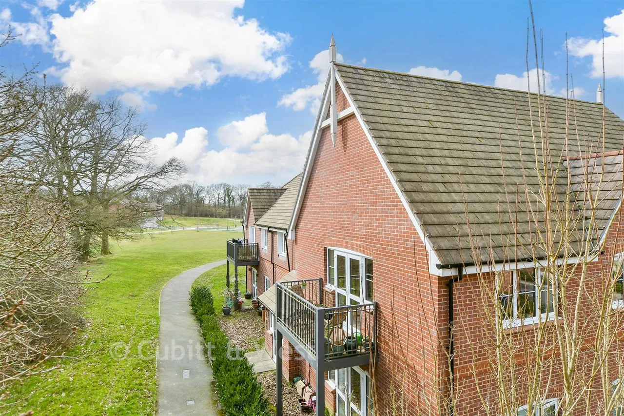 Shetland Close, Cranleigh, GU6, photo 9