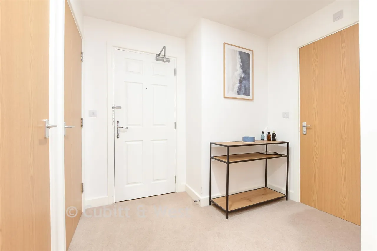 Shetland Close, Cranleigh, GU6, photo 6