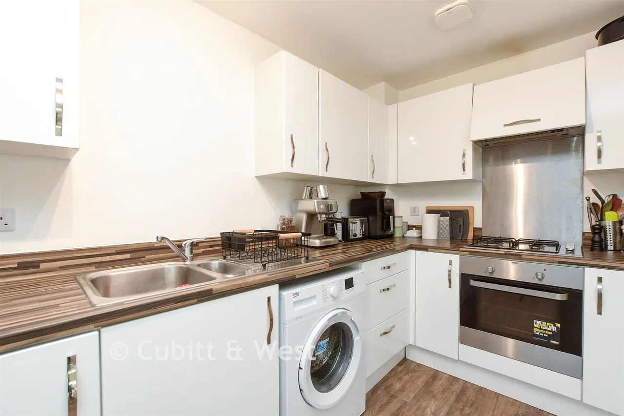 Shetland Close, Cranleigh, GU6, photo 7