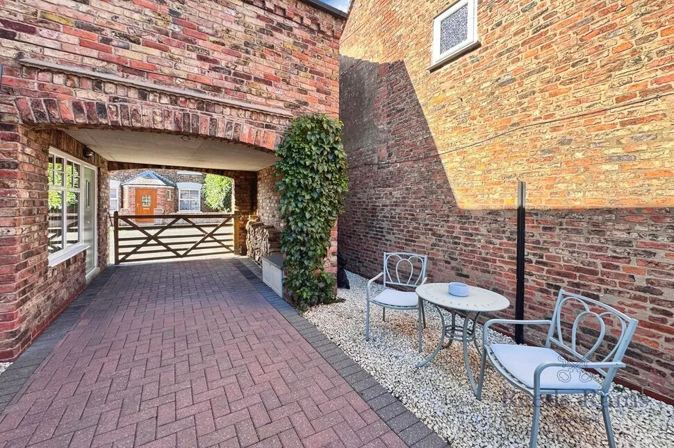 Main Street, Hemingbrough, YO8, photo 24