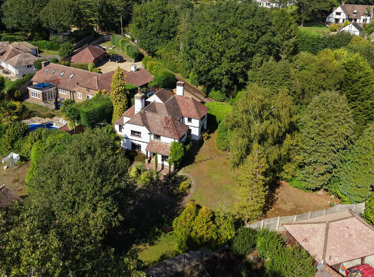 West Chiltington, RH20, photo 18