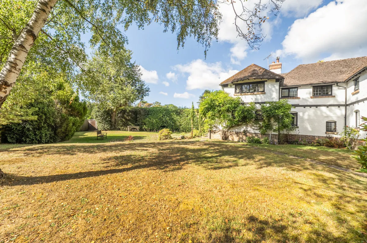 West Chiltington, RH20, photo 19