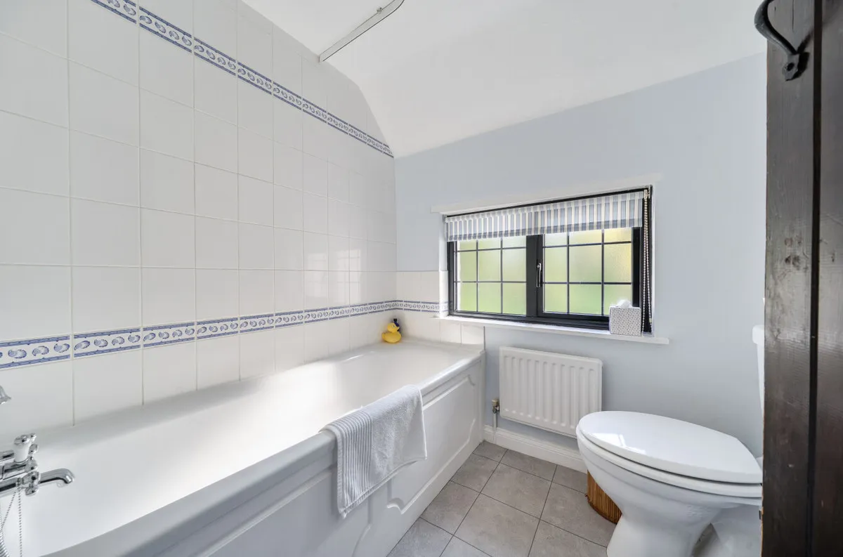West Chiltington, RH20, photo 15