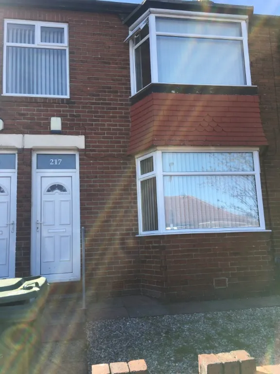 2 bed flat to rent — Addycombe, Heaton, Newcastle Upon Tyne, NE6