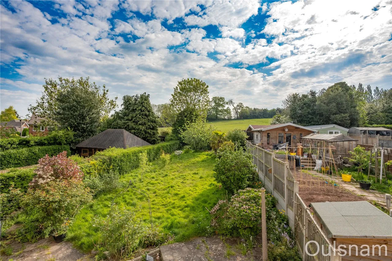 Penmanor, Finstall, Bromsgrove, Worcestershire, B60 3BY, photo 2