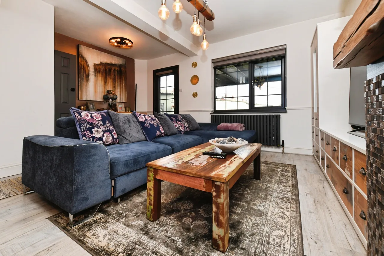 3 bed house for sale — Buckwoods Road, Braintree