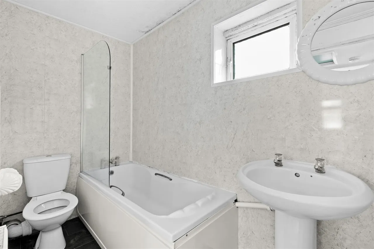 Hithercroft Road, High Wycombe, HP13, photo 4