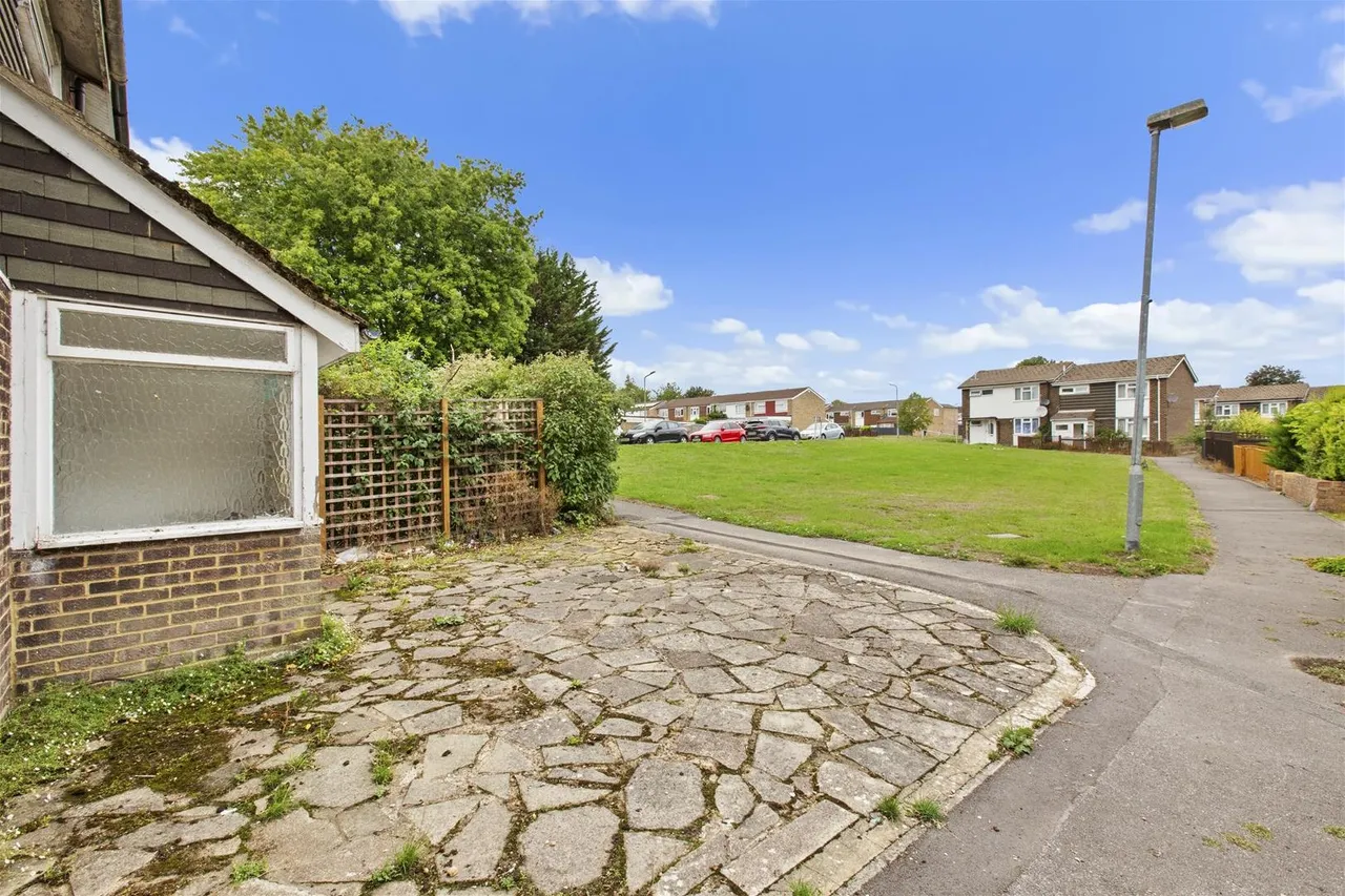 Hithercroft Road, High Wycombe, HP13, photo 13