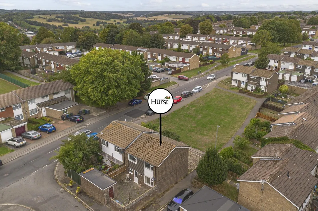 Hithercroft Road, High Wycombe, HP13, photo 2