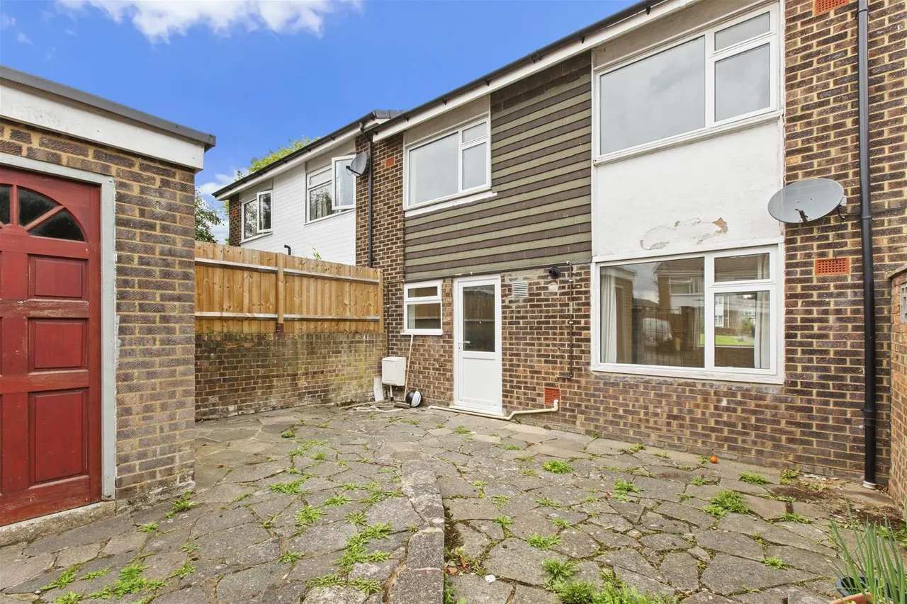 3 bed house for sale, Hithercroft Road, High Wycombe, HP13