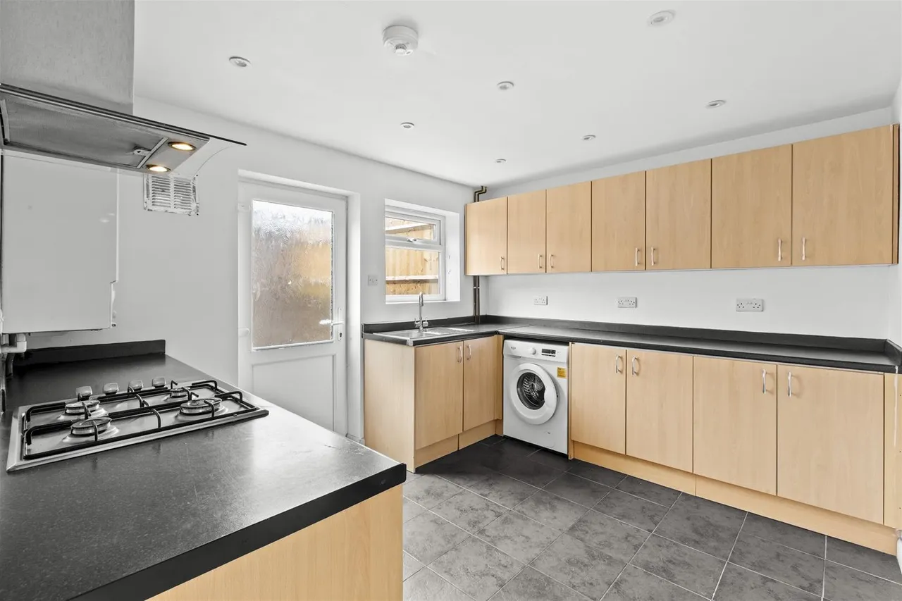 Hithercroft Road, High Wycombe, HP13, photo 3