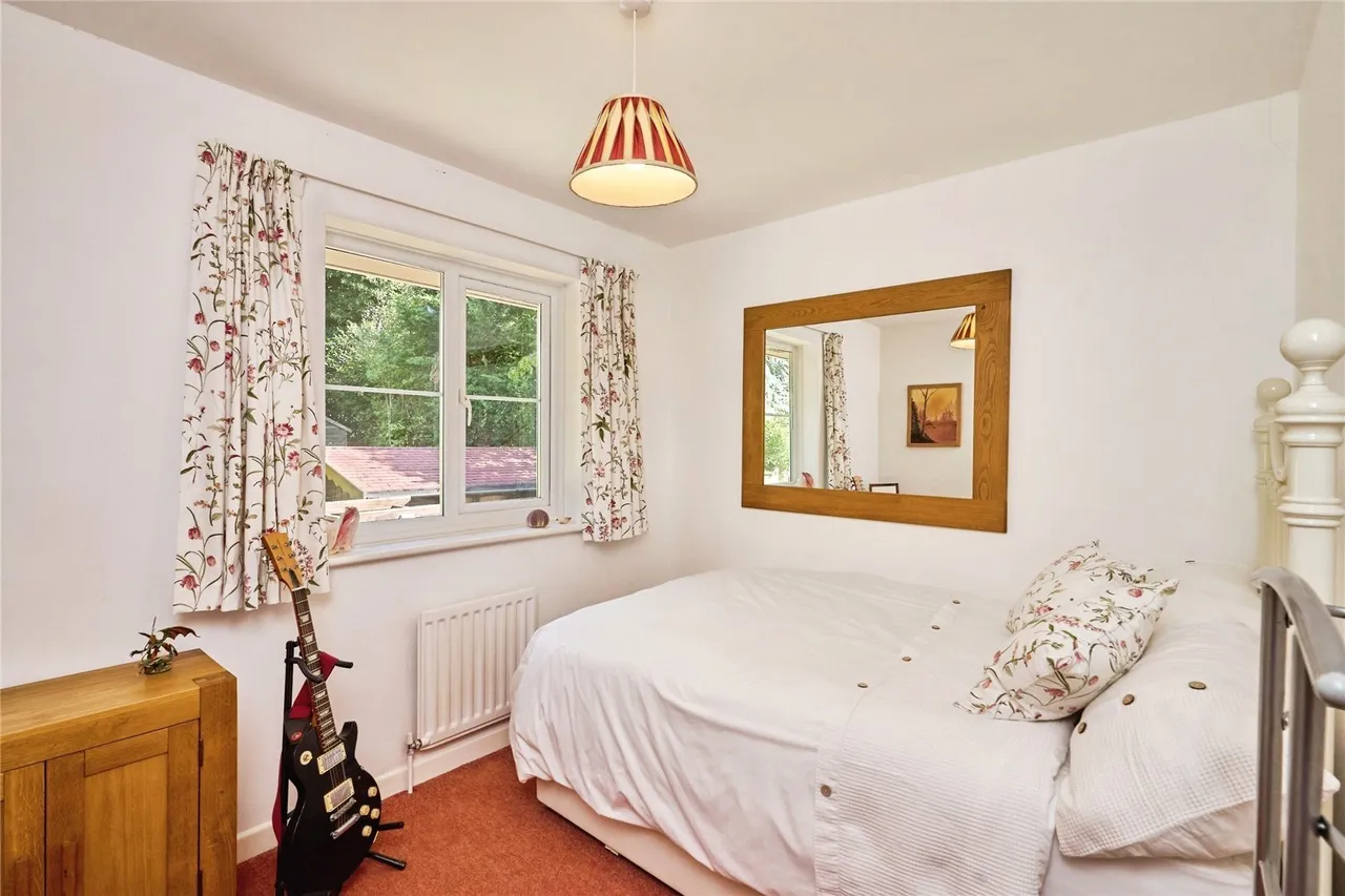 Northcourt Close, Shorwell, PO30, photo 19