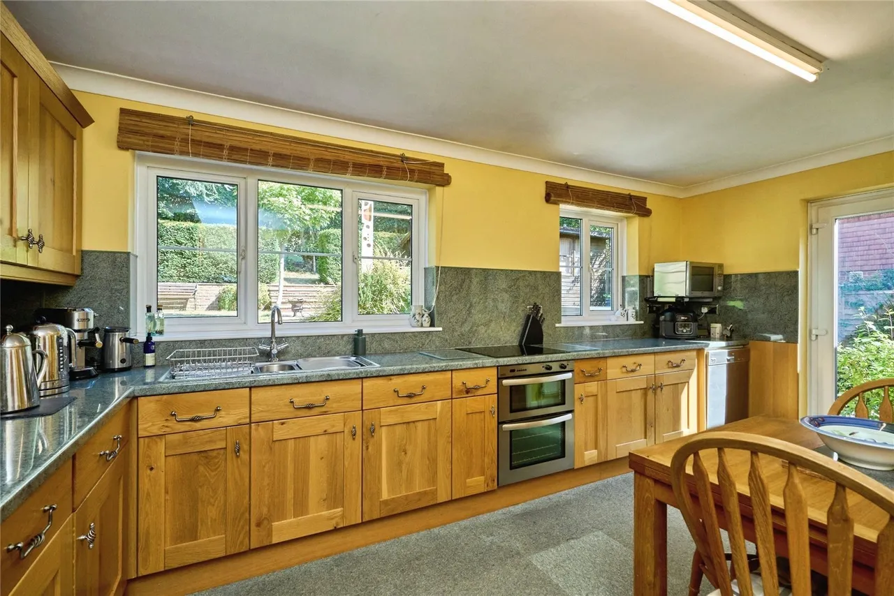 Northcourt Close, Shorwell, PO30, photo 4