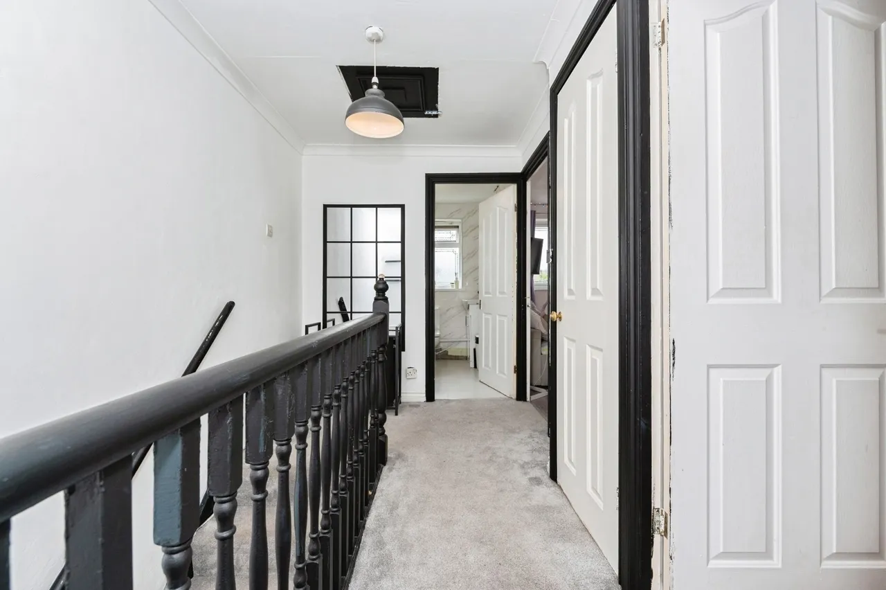 Mill Road, SOUTH OCKENDON, Essex, RM15, photo 9