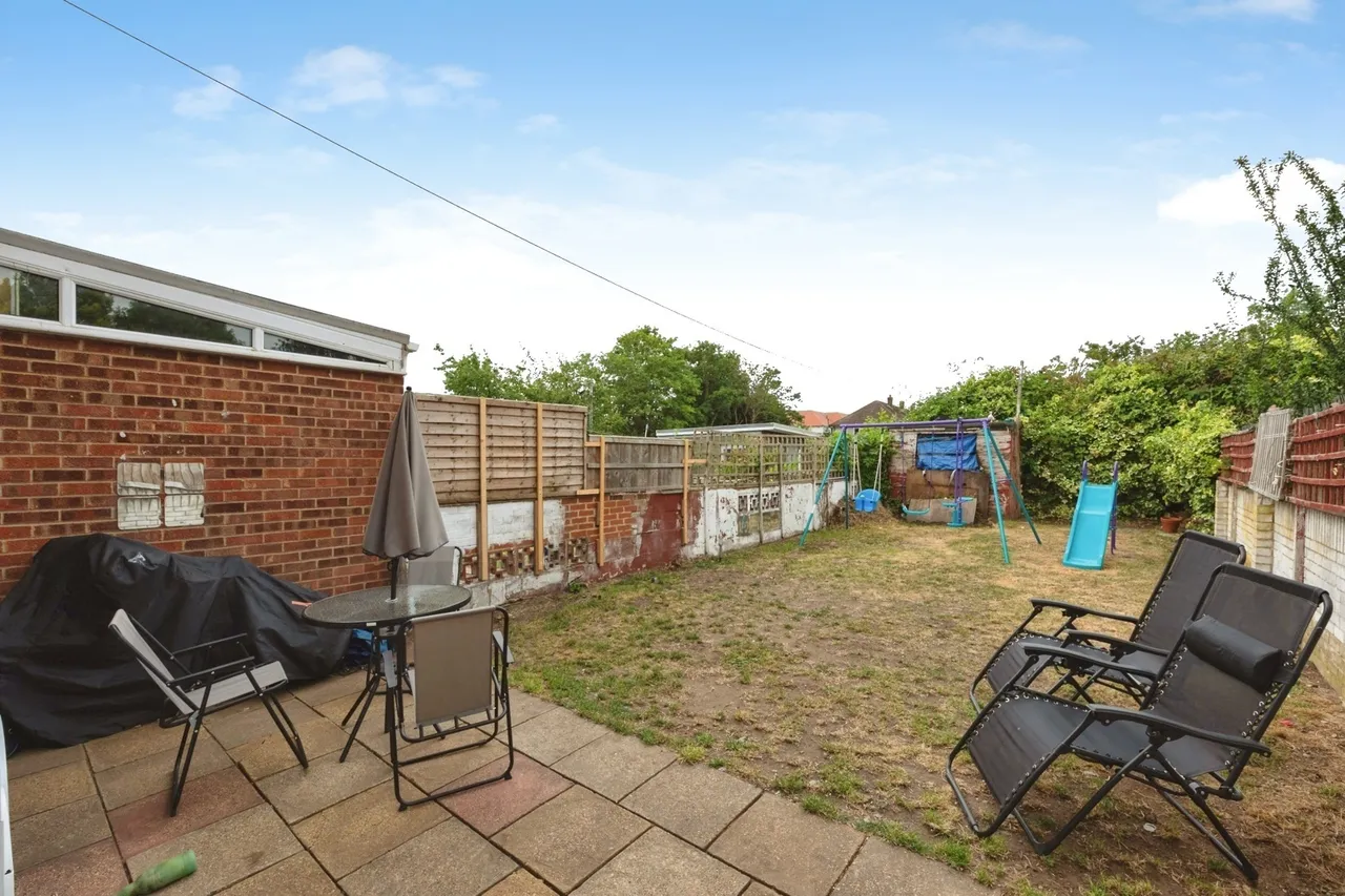 Mill Road, SOUTH OCKENDON, Essex, RM15, photo 11