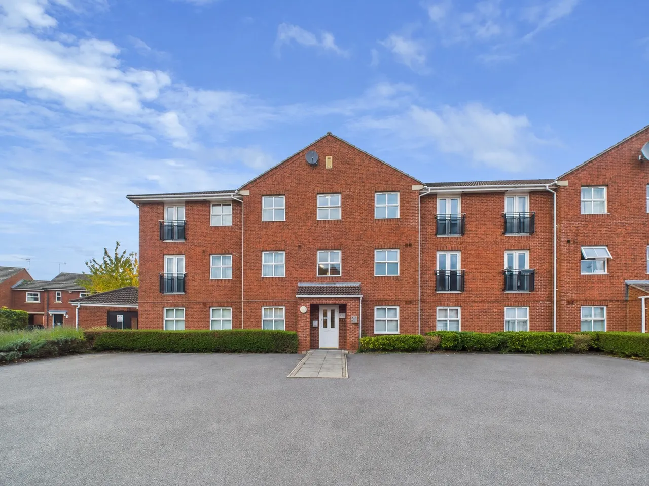 2 bed flat for sale, Welland Road, Hilton, DE65