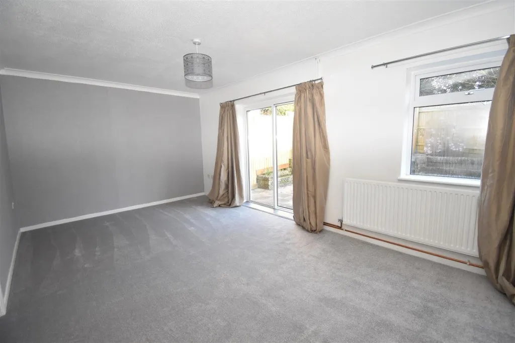 Fosse Close, Cirencester, photo 3