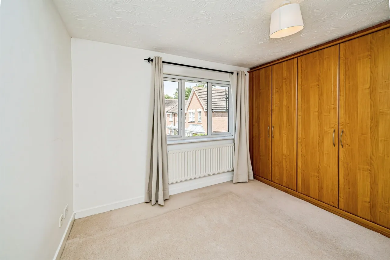 Friarscroft Way, Aylesbury, photo 12
