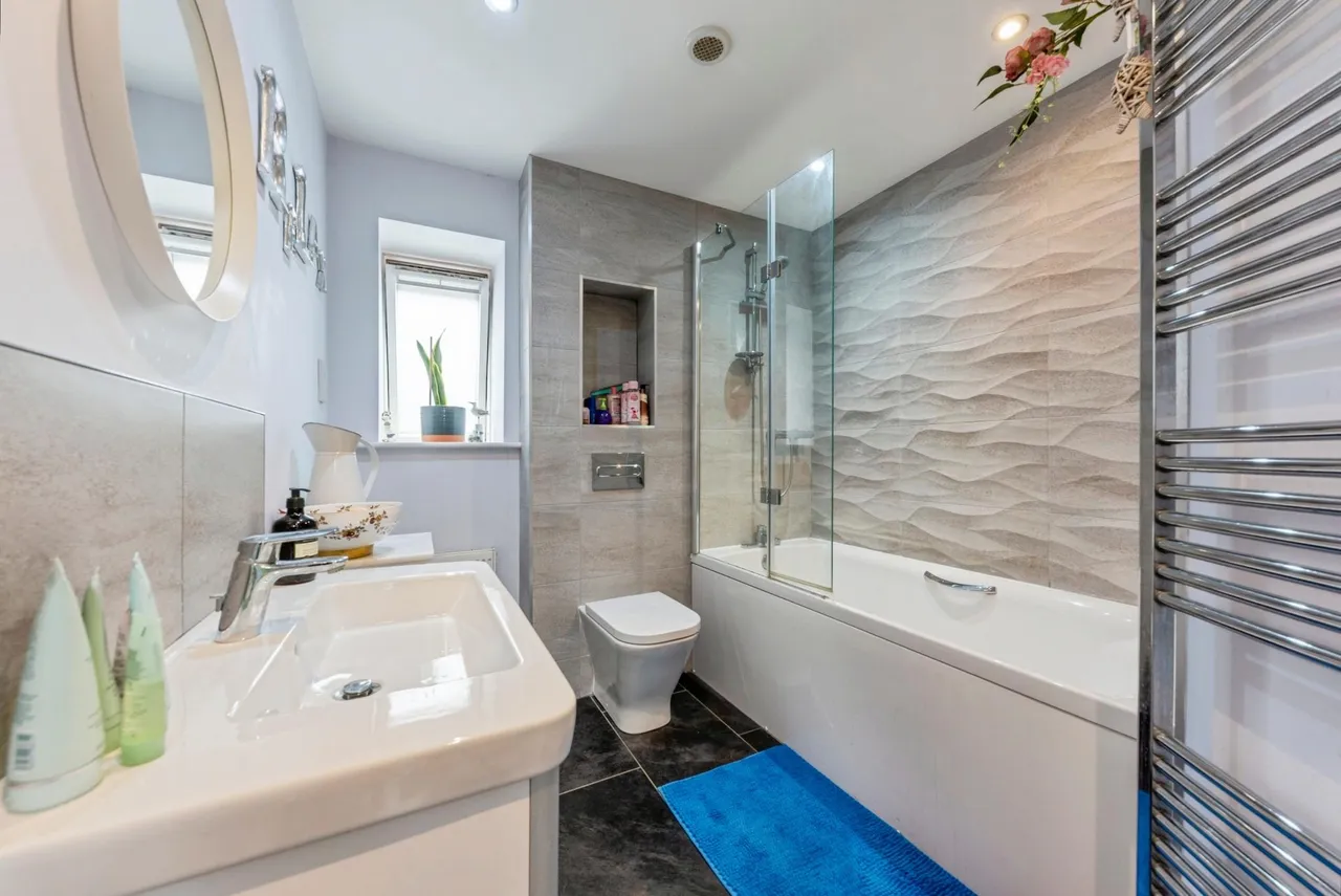 Beacon Hill Road, Newark, NG24, photo 15