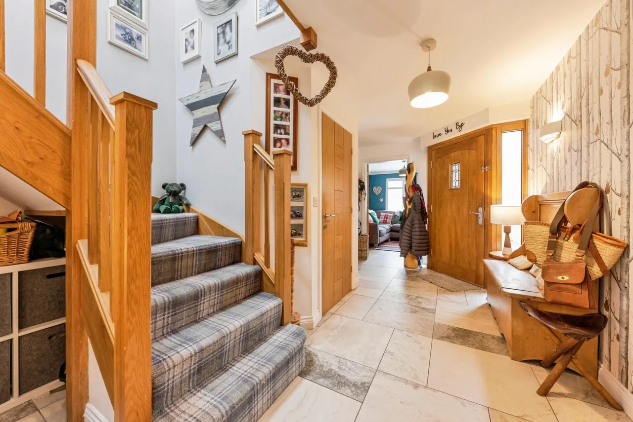 Beacon Hill Road, Newark, NG24, photo 3