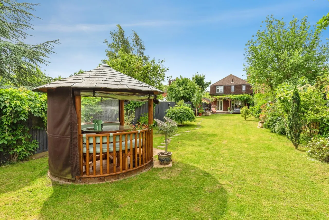 4 bed house for sale, Beacon Hill Road, Newark, NG24