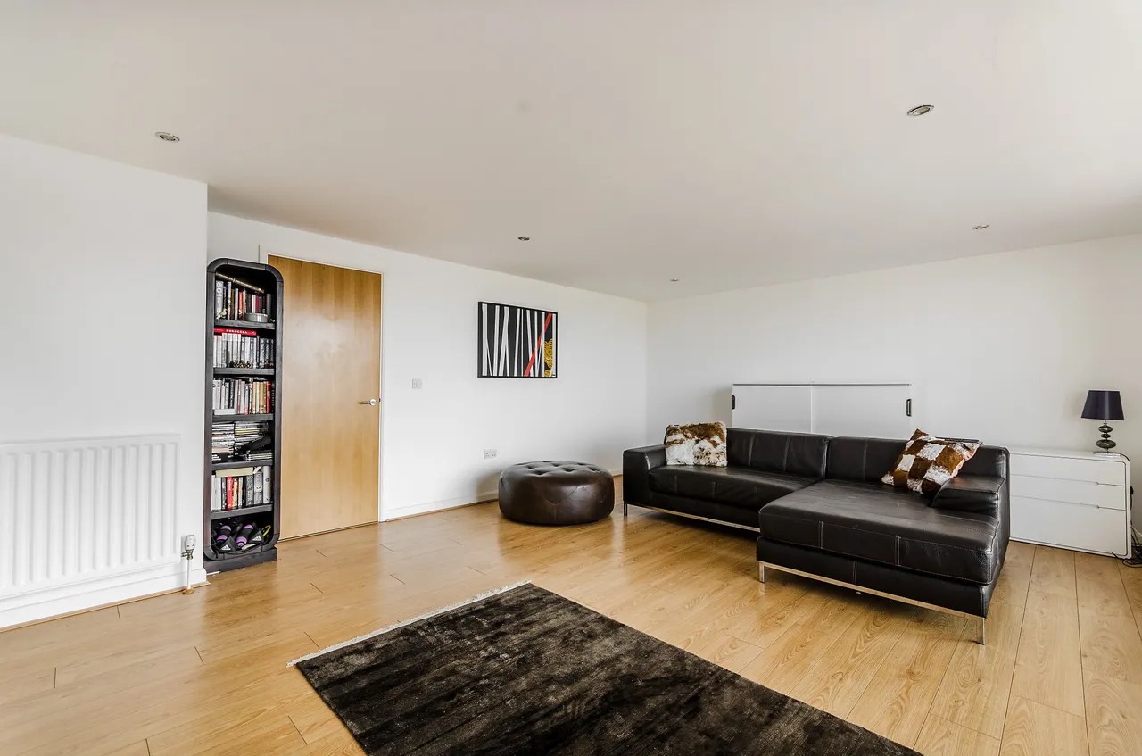 6 Hanah House, 150 Maryland Street, London, photo 12