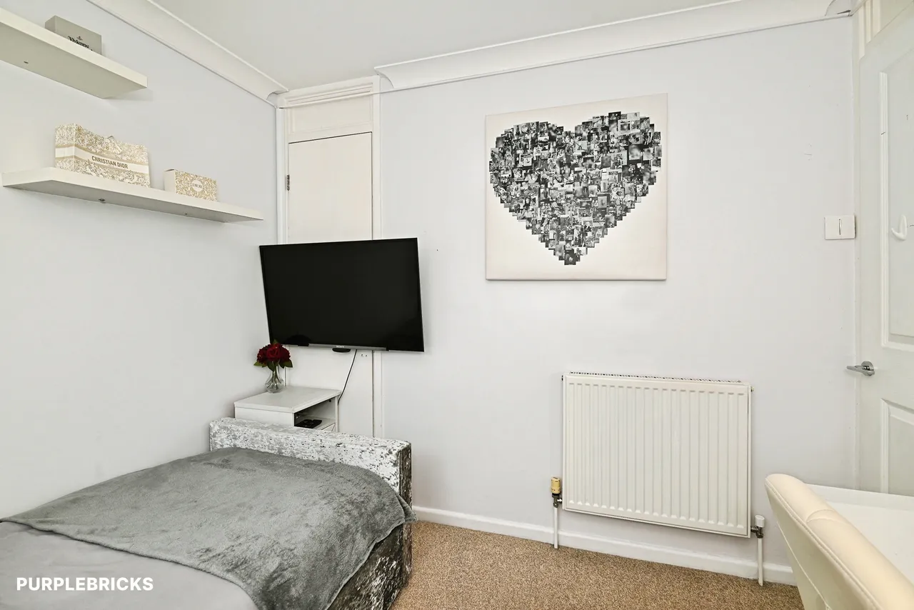 Pembroke Gardens, Gillingham, ME8, photo 13