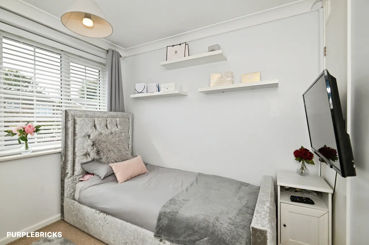 Pembroke Gardens, Gillingham, ME8, photo 12
