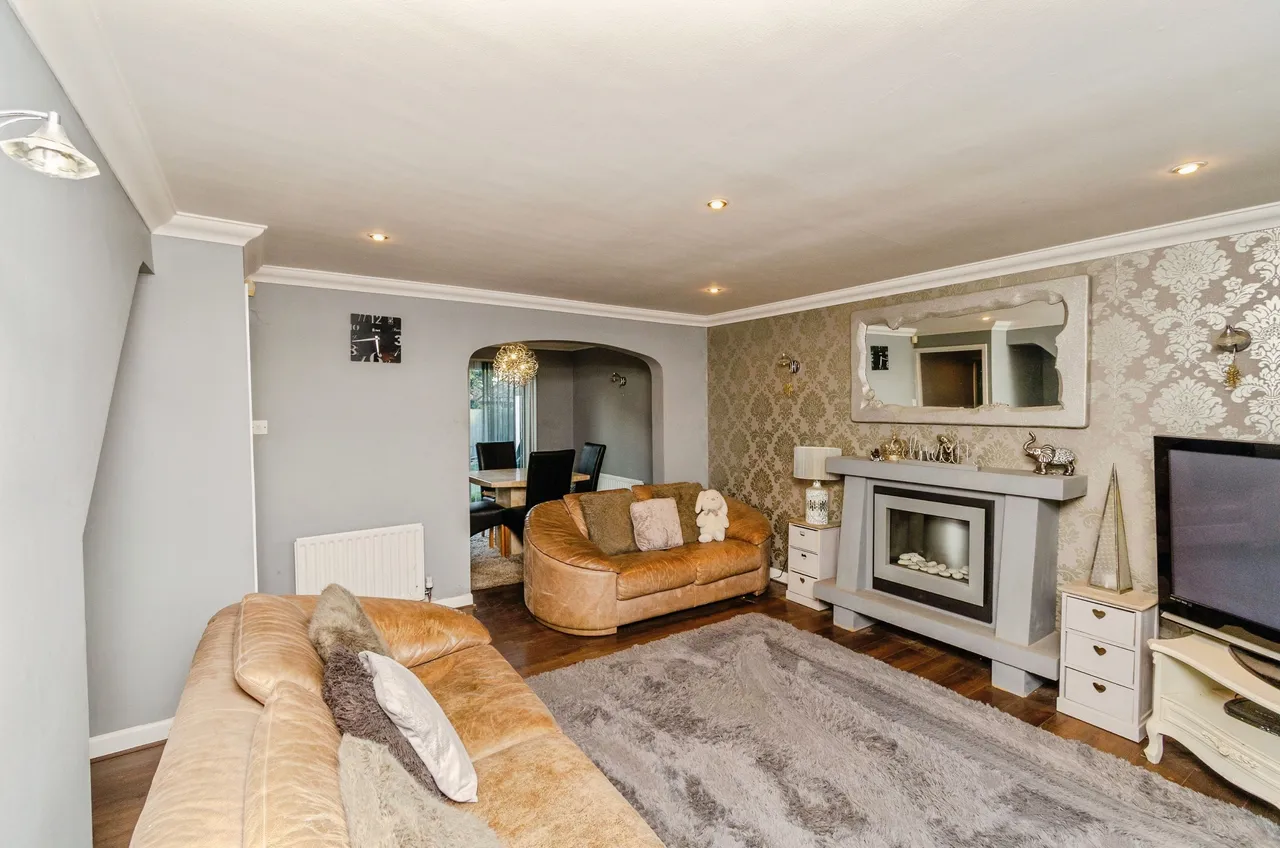 Earlswood Crescent, Wolverhampton, photo 4
