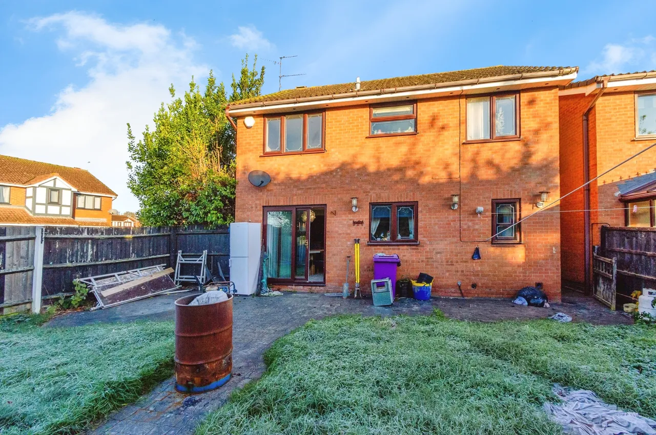 Earlswood Crescent, Wolverhampton, photo 6