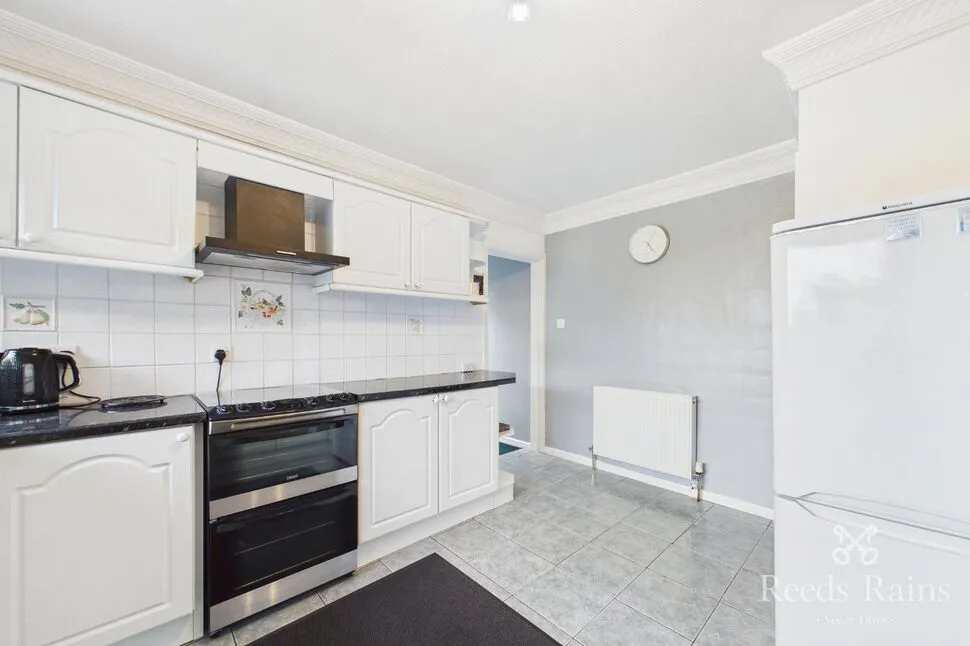 Doncaster Road, Carlton-in-Lindrick, Nottinghamshire, S81, photo 8