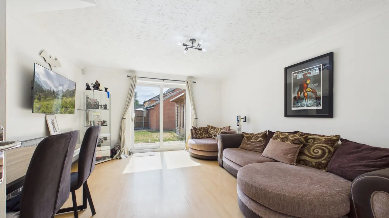Wheatsheaf Court, DEEPING ST NICHOLAS, PE11, photo 3