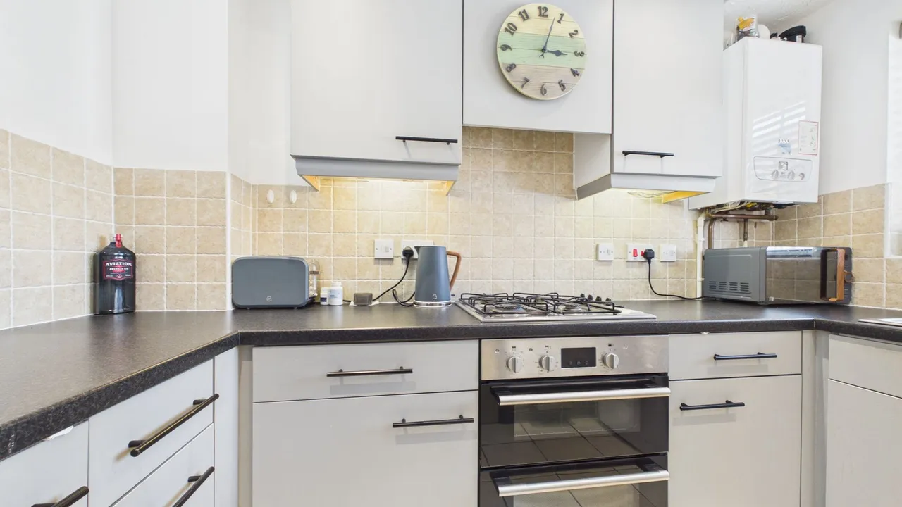 Wheatsheaf Court, DEEPING ST NICHOLAS, PE11, photo 4