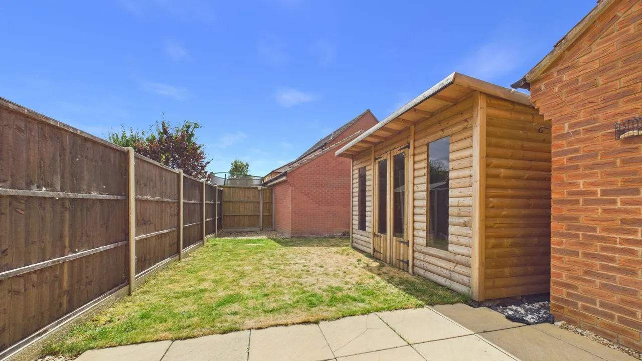 Wheatsheaf Court, DEEPING ST NICHOLAS, PE11, photo 15