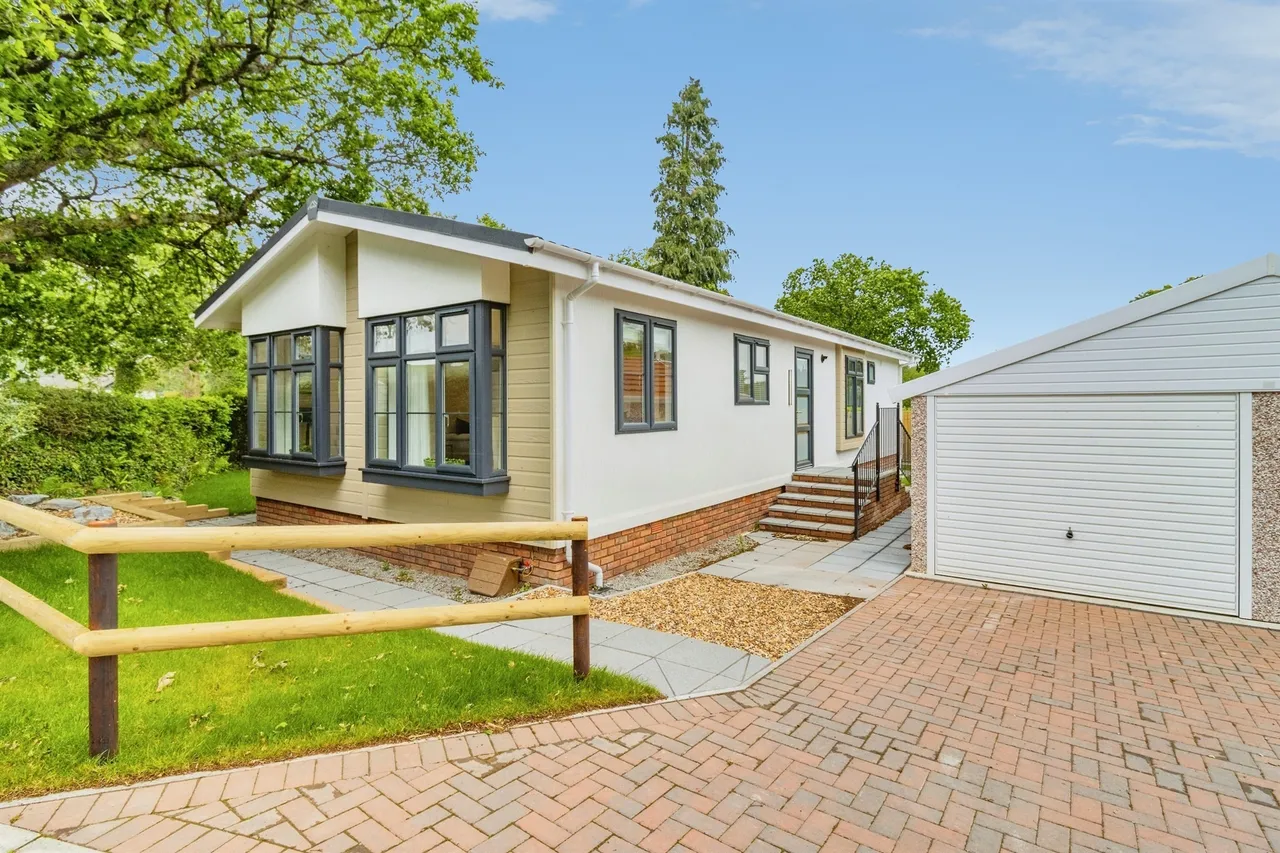 2 bed house for sale, New Park, Bovey Tracey, TQ13