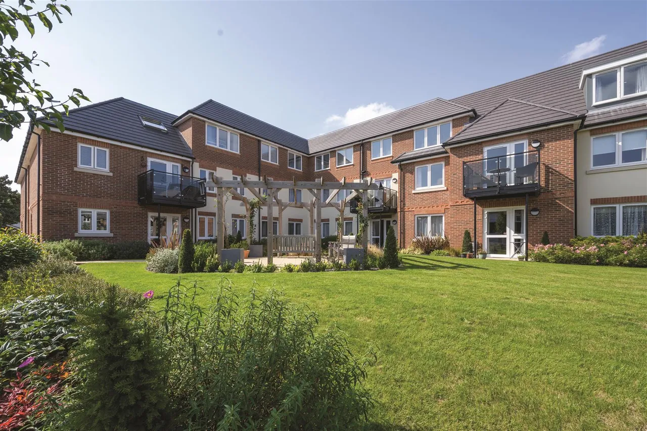 Crookham Road, Fleet, GU51, photo 8