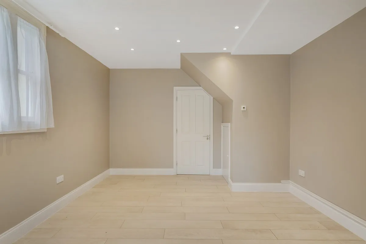 Acton, W3, photo 6