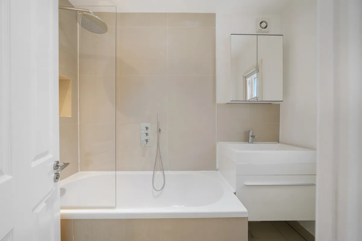 Acton, W3, photo 13