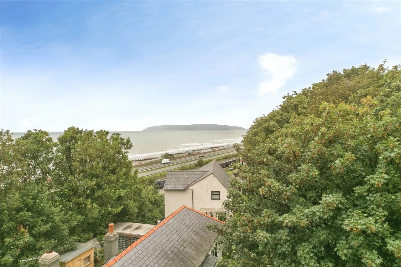 Esplanade, Penmaenmawr, LL34, photo 23