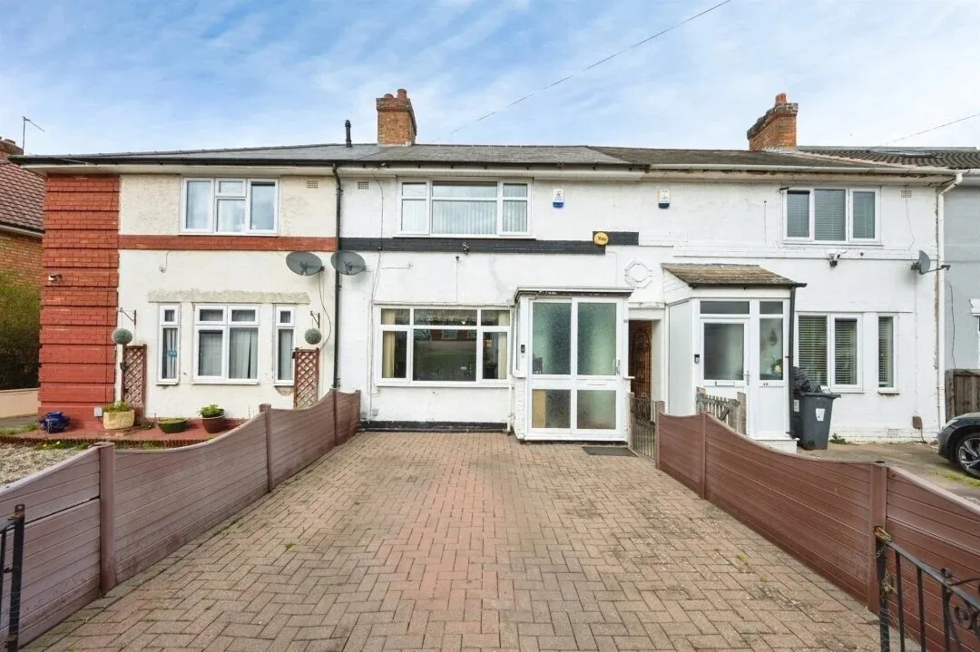 2 bed house for sale — Circular Road, Birmingham
