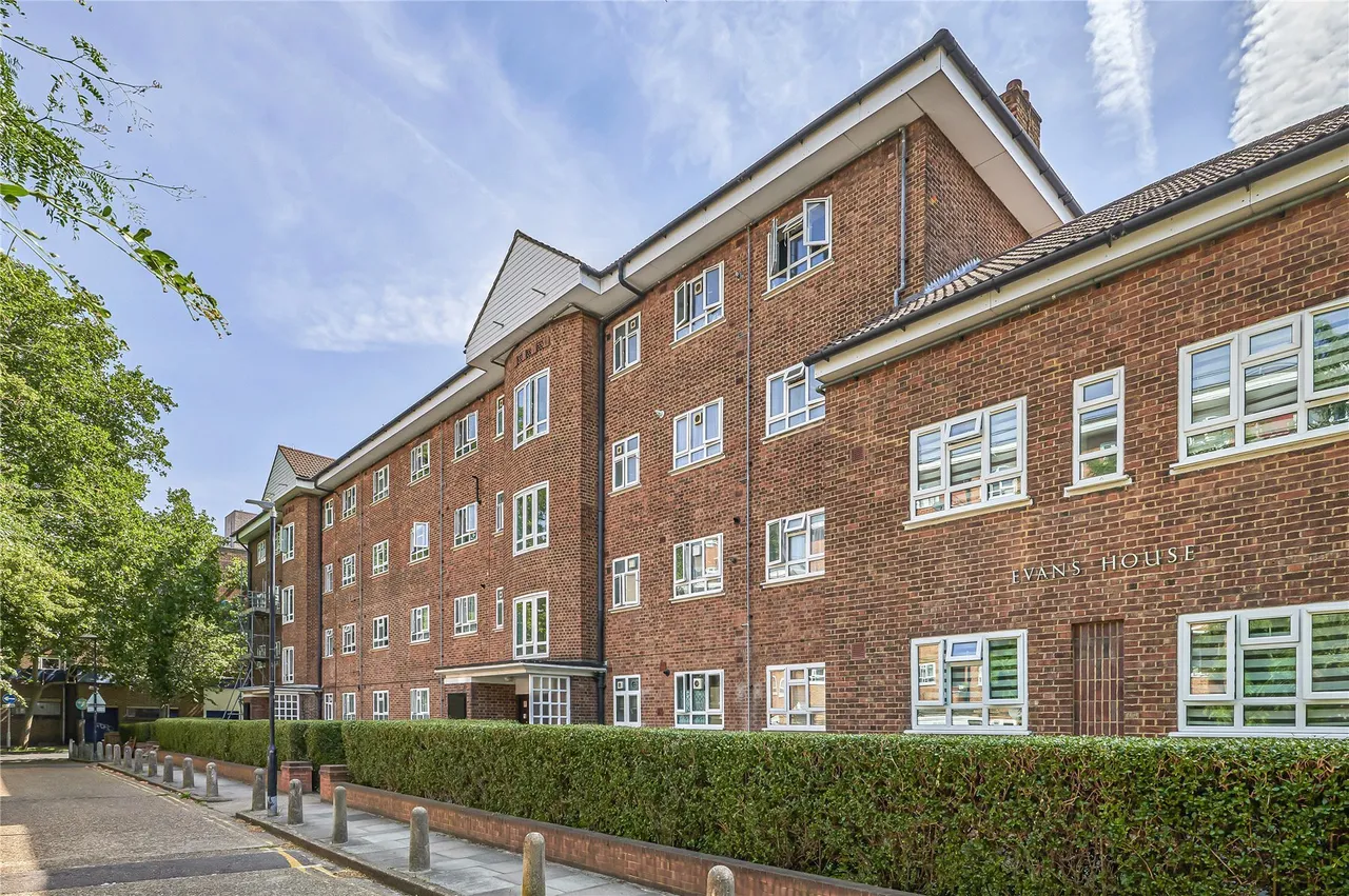 3 bed flat for sale, Fount Street, London, SW8