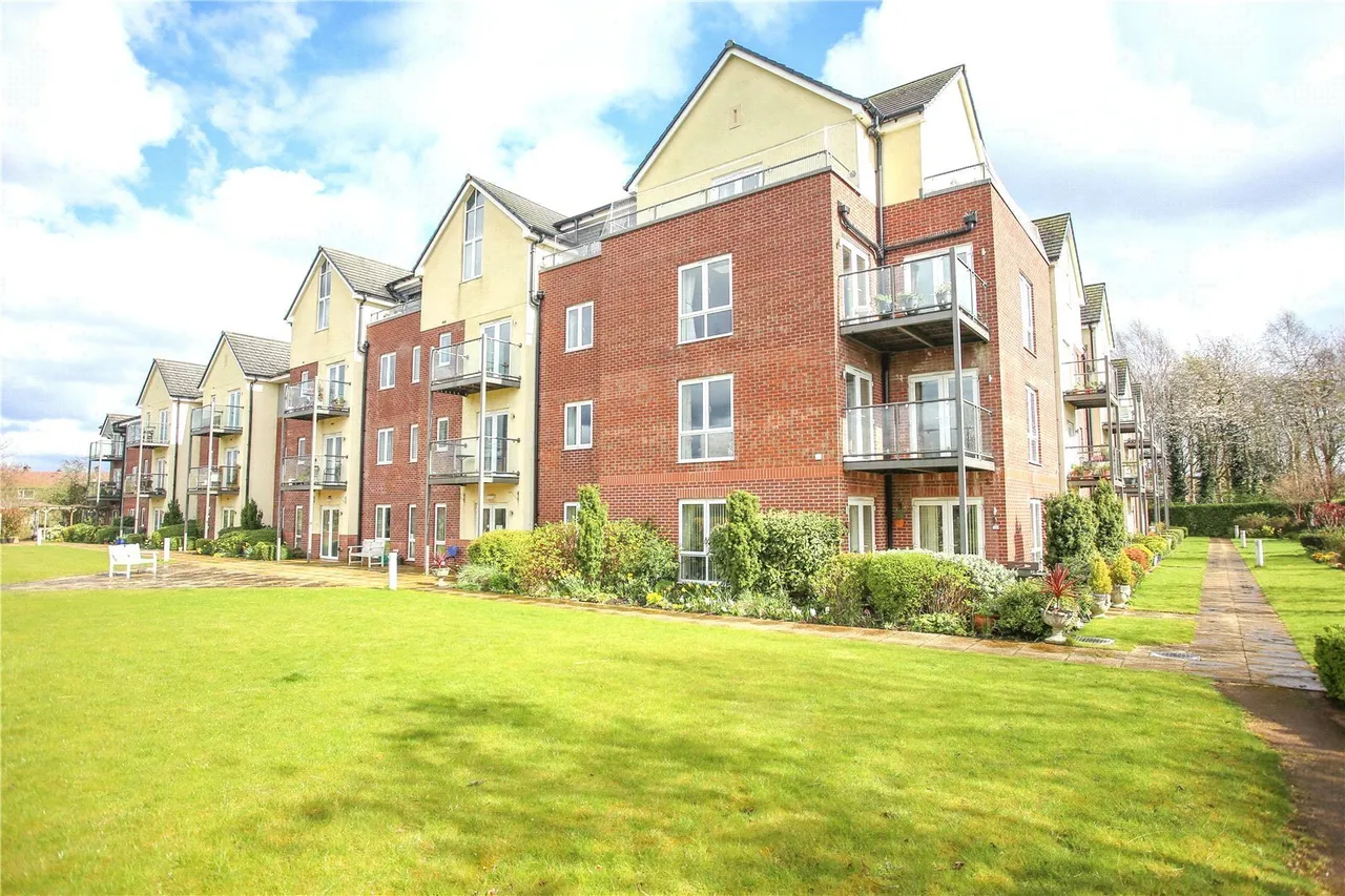 2 bed flat for sale, Nelstrop Road, Heaton Chapel, SK4
