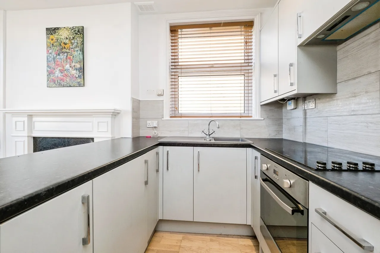 Cleveland Road, London, E18, photo 5