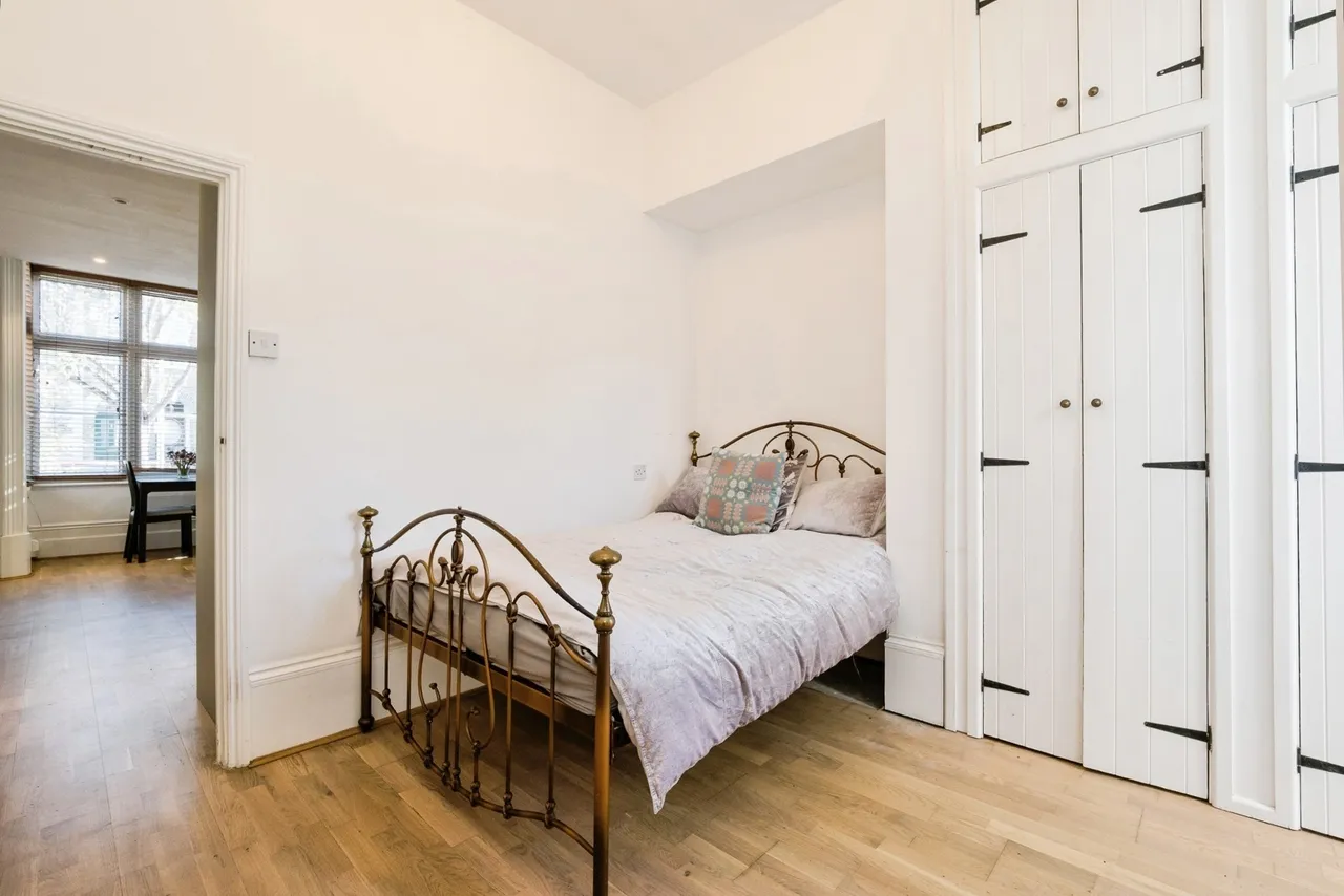 Cleveland Road, London, E18, photo 6