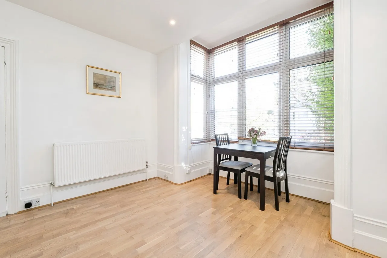 Cleveland Road, London, E18, photo 10
