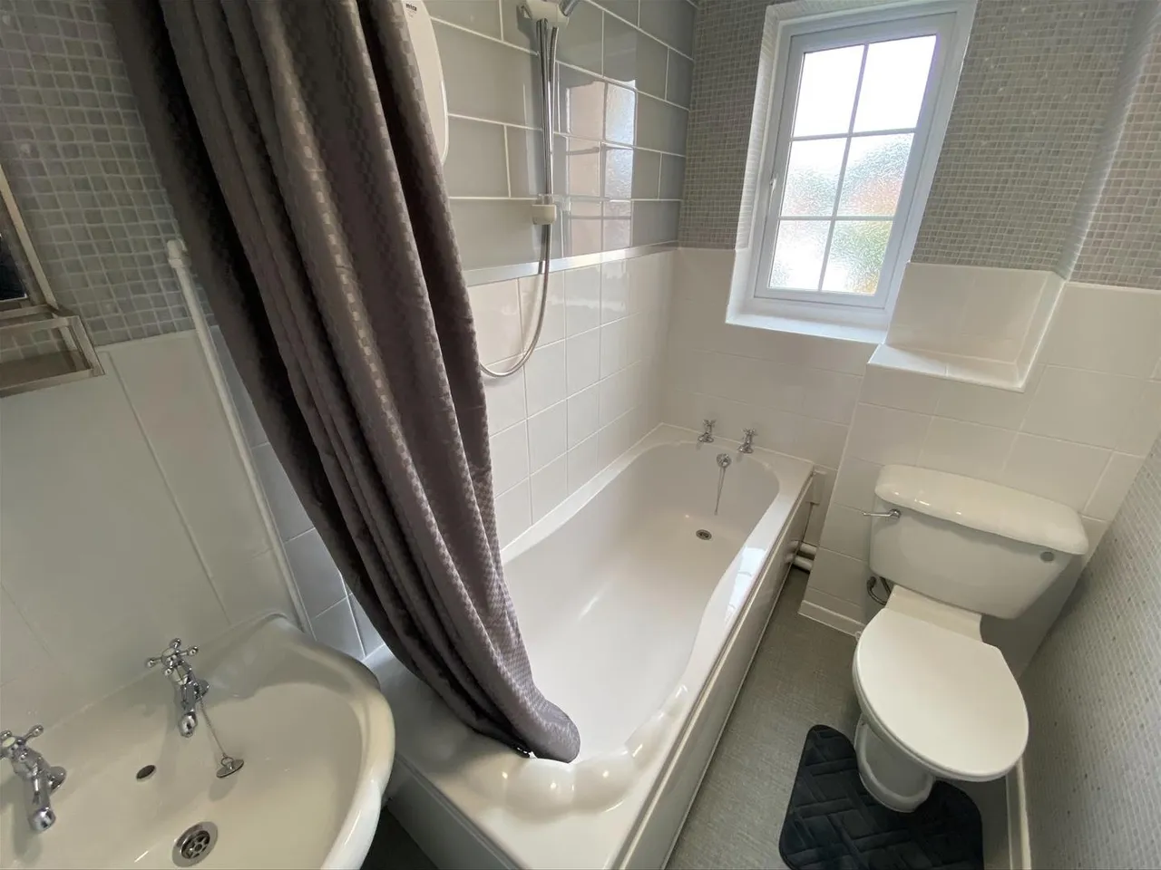 Stratton Close Bridgwater, Somerset TA6 5SL, photo 4