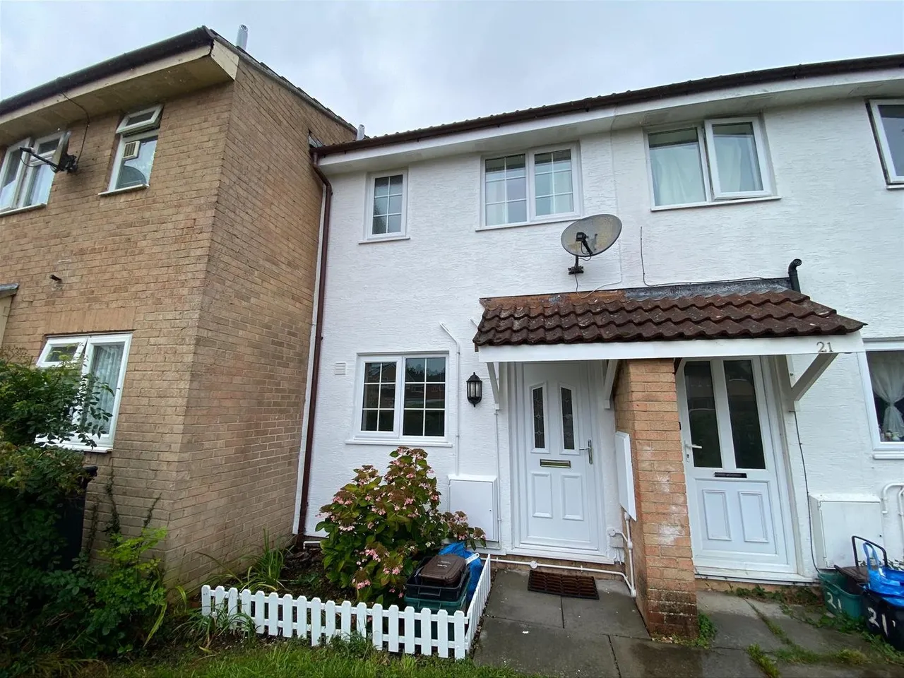 2 bed property to rent — Stratton Close Bridgwater, Somerset TA6 5SL
