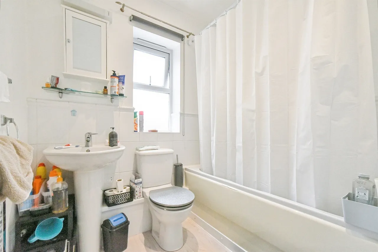 Grouse Road, Calne, SN11, photo 12