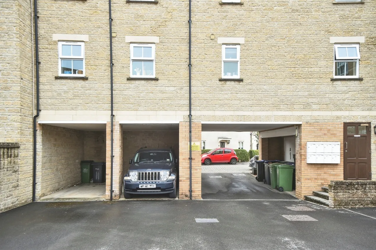 Grouse Road, Calne, SN11, photo 13